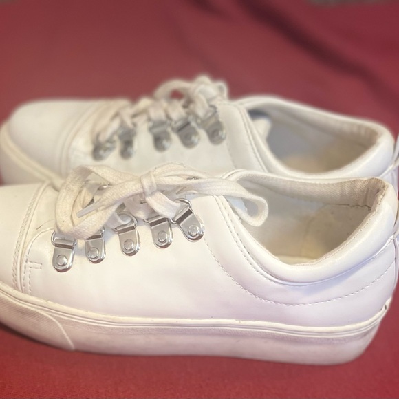 White shoes ♥️ 6.5 - Picture 7 of 7
